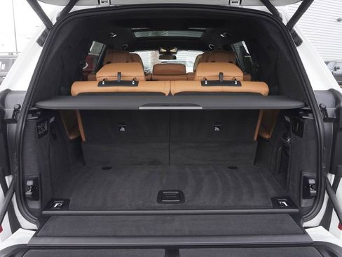 Used 2024 BMW X7 xDrive40i w/ M Sport Package image 31