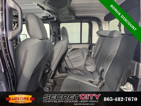 New 2025 Jeep Gladiator Sport image 26