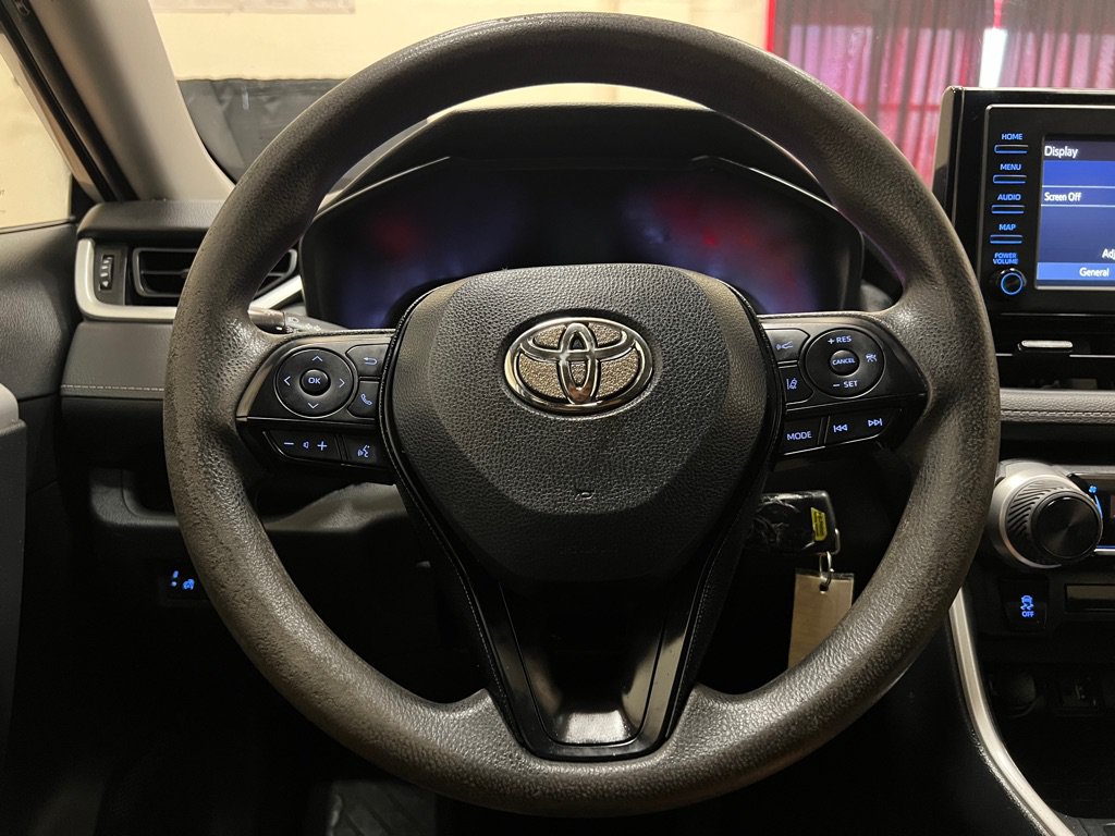 Used 2019 Toyota RAV4 LE FWD image 27