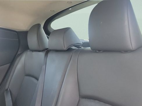 Used 2022 Toyota C-HR Limited FWD image 9