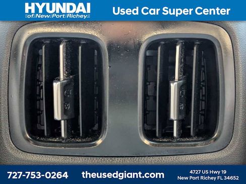 Used 2025 Hyundai Santa Cruz SEL image 15