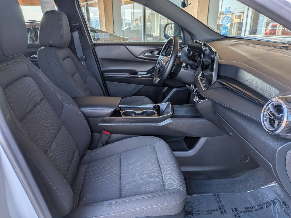Used 2025 Chevrolet Equinox LT AWD/4WD image 30
