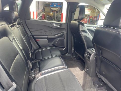 Used 2024 Ford Escape Platinum AWD/4WD image 9