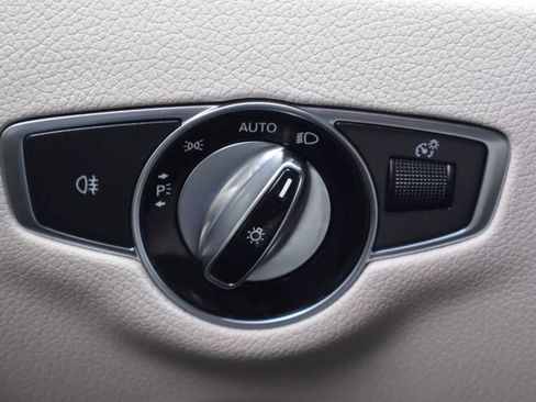 Used 2019 Mercedes-Benz E 450 4MATIC Sedan w/ Premium Package image 36