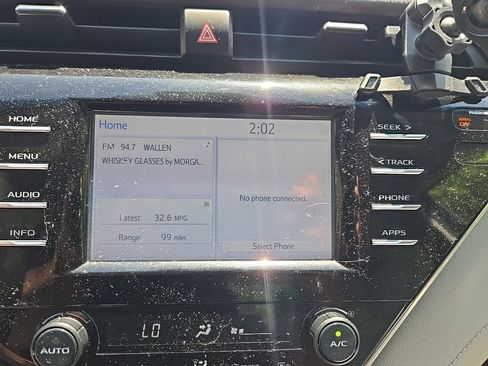 Used 2018 Toyota Camry SE w/ Convenience Package image 3