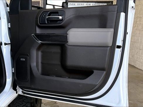 Used 2020 Chevrolet Silverado 2500 LTZ w/ Technology Package image 23