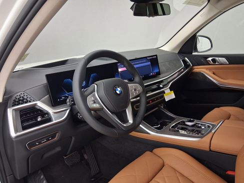 New 2026 BMW X7 xDrive40i w/ Climate Comfort Package image 2