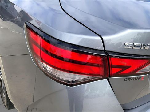 Used 2021 Nissan Sentra SV FWD image 27