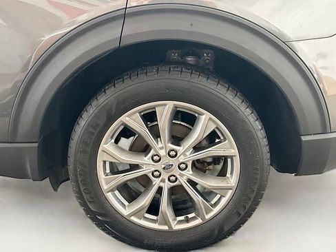 Used 2020 Ford Explorer XLT w/ Equipment Group 202A AWD/4WD image 30