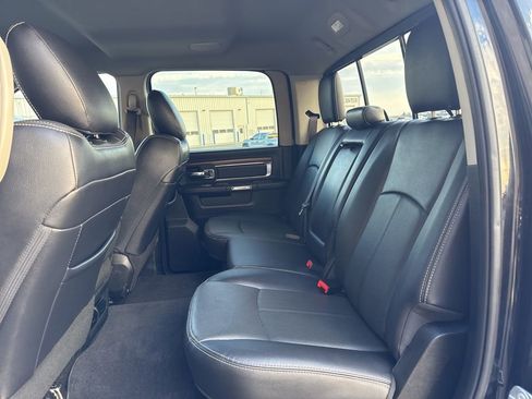 Used 2018 RAM 2500 Laramie w/ Cold Weather Group image 32
