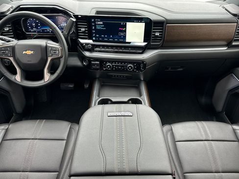 Used 2024 Chevrolet Silverado 2500 High Country w/ High Country Premium Package image 13