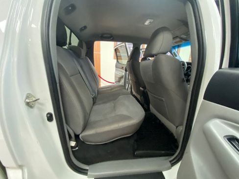 Used 2015 Toyota Tacoma 4x4 Double Cab w/ TRD Sport Package image 15
