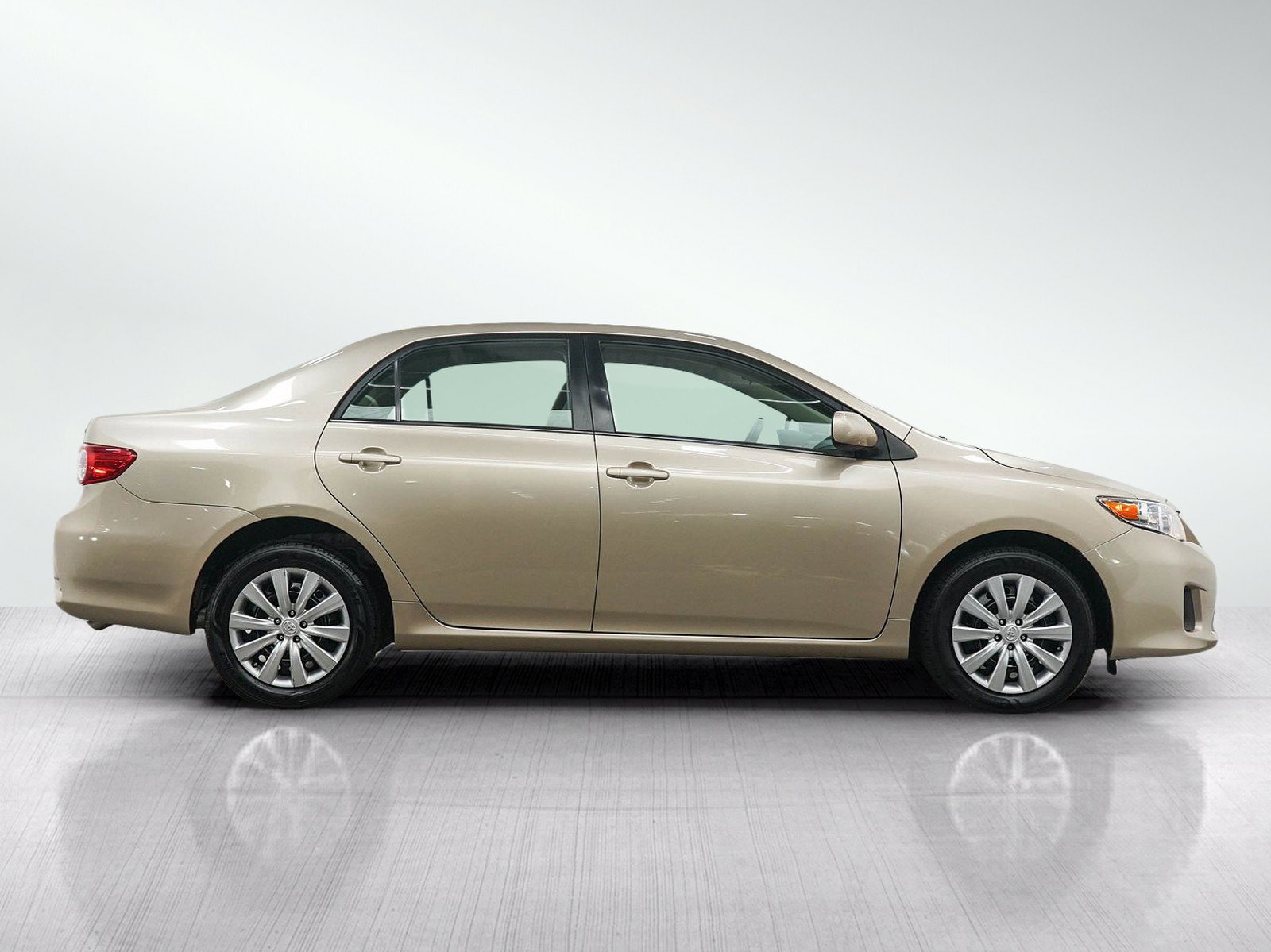 Used 2013 Toyota Corolla LE FWD image 6