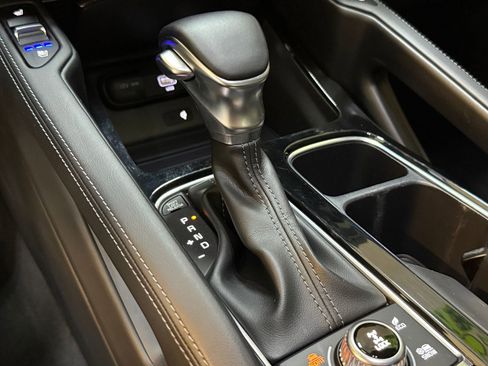 Used 2022 Kia Telluride SX w/ SX Prestige Package image 35