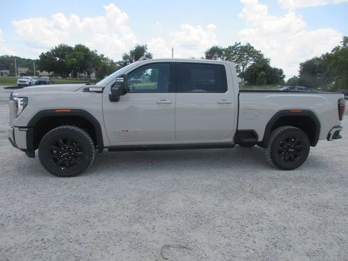 New 2026 GMC Sierra 2500 AT4 w/ AT4 Premium Plus Package AWD/4WD image 9