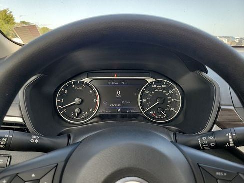 Used 2025 Nissan Altima 2.5 SV FWD image 19