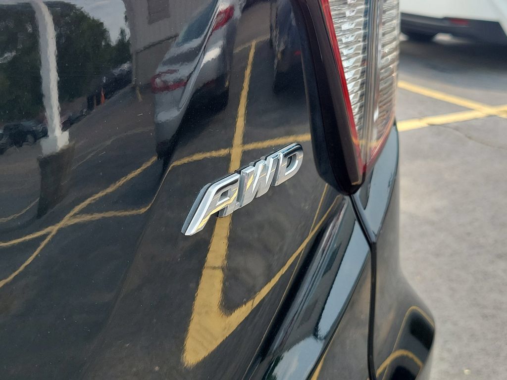 Used 2022 Honda HR-V EX-L image 10