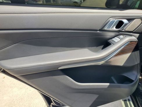 Used 2025 BMW X7 xDrive40i image 14