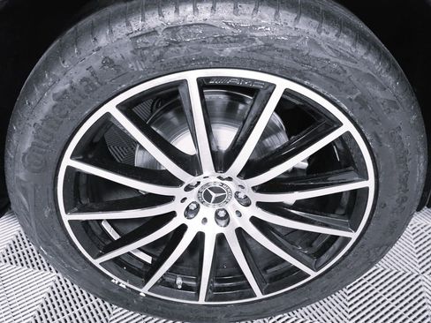 Used 2025 Mercedes-Benz GLS 450 4MATIC image 8