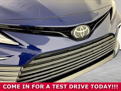 Used 2024 Toyota Camry XLE FWD image 32