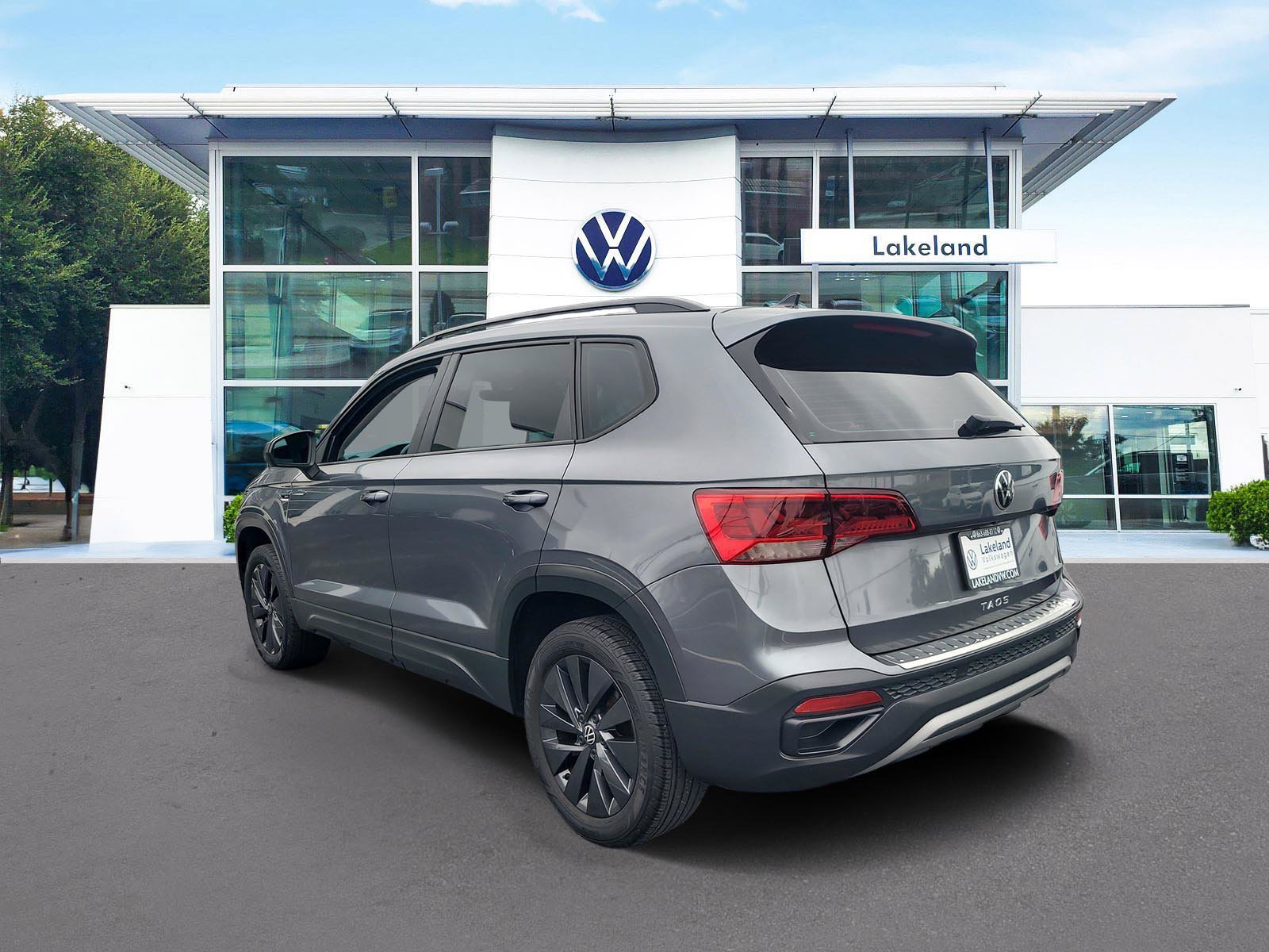 Used 2023 Volkswagen Taos S FWD image 4
