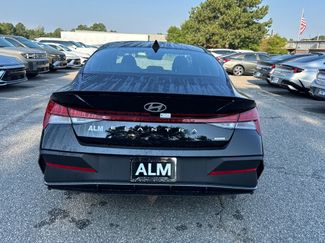 New 2025 Hyundai Elantra SEL video 4