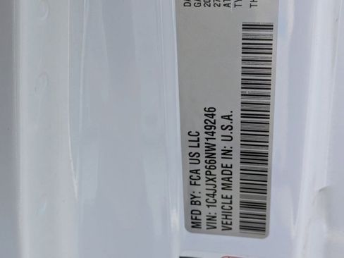 Used 2022 Jeep Wrangler Unlimited Sahara AWD/4WD image 15