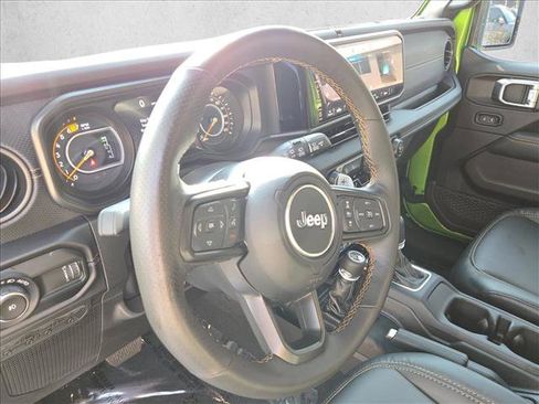 Used 2025 Jeep Wrangler Unlimited Rubicon 392 AWD/4WD image 10