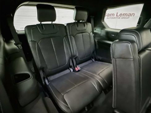 Used 2025 Jeep Grand Cherokee L Overland w/ Advanced Protech Group III AWD/4WD image 29
