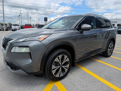 Used 2021 Nissan Rogue SV w/ Premium Package AWD/4WD image 3