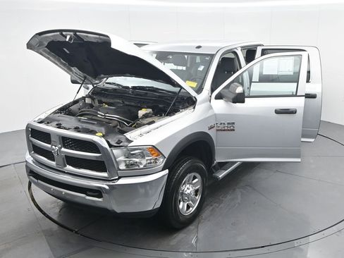 Used 2018 RAM 2500 Tradesman w/ Chrome Appearance Group image 33