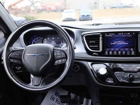 Used 2020 Chrysler Pacifica Limited w/ Advanced Safetytec Group image 26