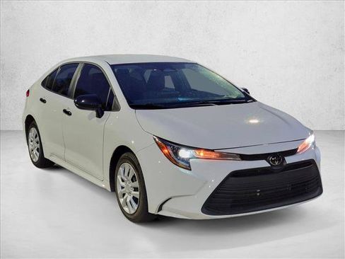 Used 2024 Toyota Corolla LE FWD image 3
