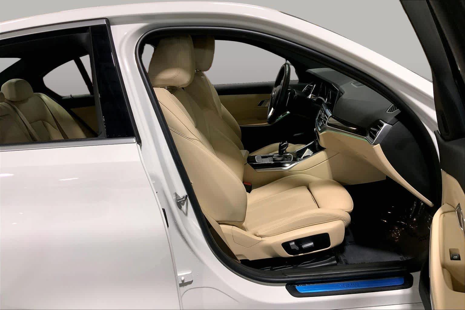 Used 2022 BMW 330i xDrive Sedan w/ Premium Package AWD/4WD image 9