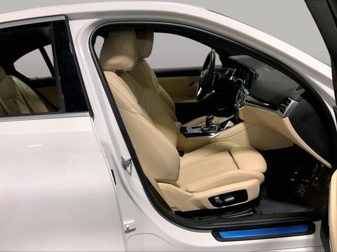 Used 2022 BMW 330i xDrive Sedan w/ Premium Package AWD/4WD image 9