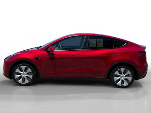 Used 2024 Tesla Model Y Long Range AWD/4WD image 2