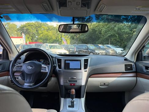 Used 2013 Subaru Outback 3.6R Limited w/ Moonroof Pkg AWD/4WD image 15