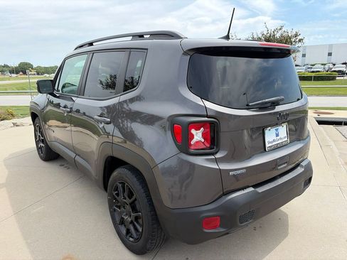 Used 2020 Jeep Renegade Altitude FWD image 16