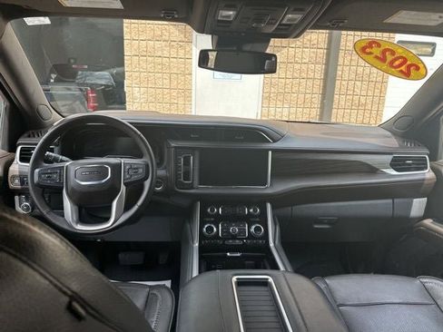 Used 2023 GMC Yukon XL Denali AWD/4WD image 17