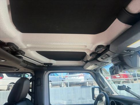 Used 2020 Jeep Gladiator Rubicon AWD/4WD image 25
