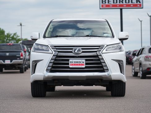 Used 2016 Lexus LX 570 4WD w/ Luxury Package image 8