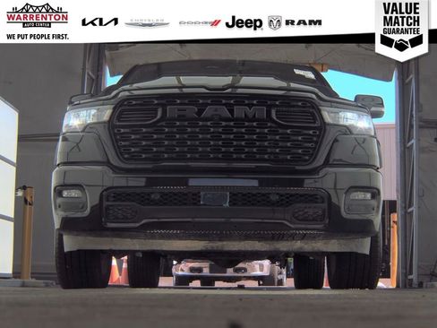 Used 2025 RAM 1500 Big Horn AWD/4WD image 4