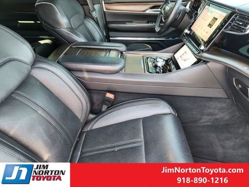 Used 2022 Jeep Grand Wagoneer Series II image 14