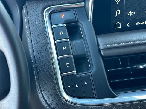 Used 2023 GMC Yukon SLT image 25