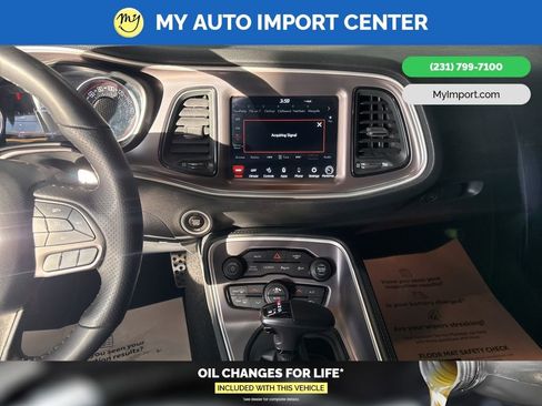 Used 2022 Dodge Challenger R/T Scat Pack w/ Driver Convenience Group image 18