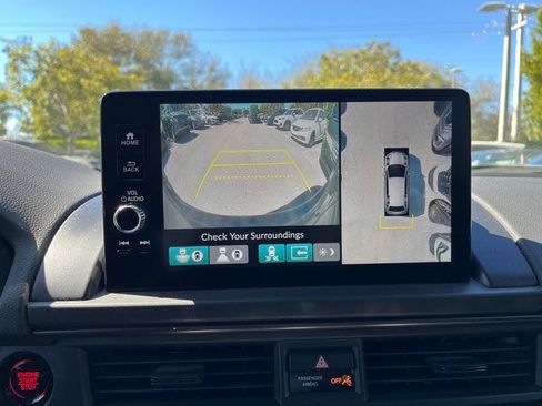 Used 2023 Honda Pilot TrailSport image 8