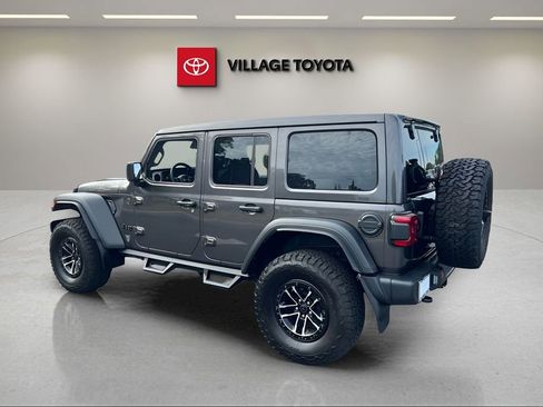 Used 2025 Jeep Wrangler Unlimited Sport AWD/4WD image 3
