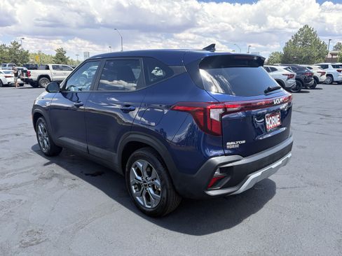 Used 2026 Kia Seltos LX AWD/4WD image 5