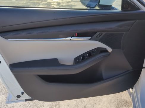 Used 2023 MAZDA MAZDA3 s FWD image 8