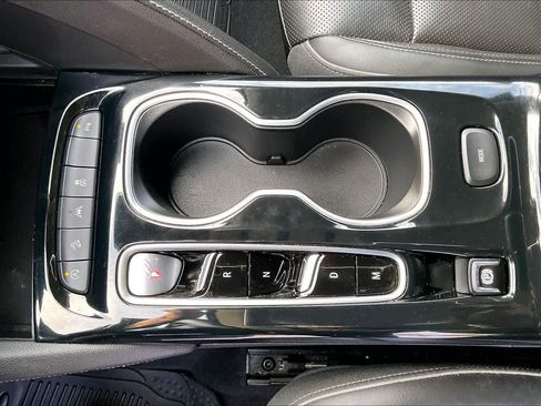 Used 2021 Buick Envision Essence w/ Technology Package I image 20